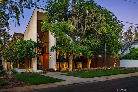 Exterior - 2023 Arroyo Dr, Riverside, CA 92506 photo 11 of 18