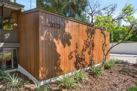 Exterior - 2023 Arroyo Dr, Riverside, CA 92506 photo 7 of 18