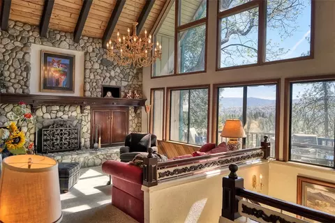 Living - 701 Zurich, Lake Arrowhead, CA 92352 photo 1 of 3