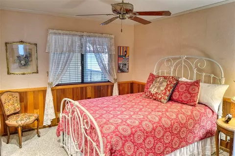 Bedroom - 701 Zurich, Lake Arrowhead, CA 92352 photo 1 of 2
