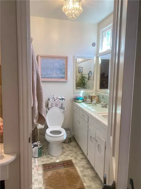 Bath - 1448 N Euclid, Upland, CA 91786 photo 1 of 3