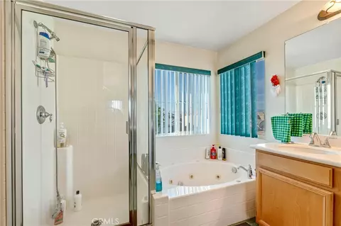 Bath - 11036 Windcrest Ct, Adelanto, CA 92301 photo 5 of 6