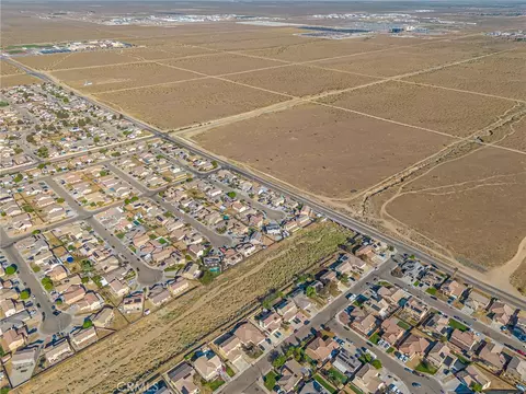 View/Area - 11036 Windcrest Ct, Adelanto, CA 92301 photo 7 of 8