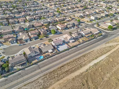 View/Area - 11036 Windcrest Ct, Adelanto, CA 92301 photo 2 of 8