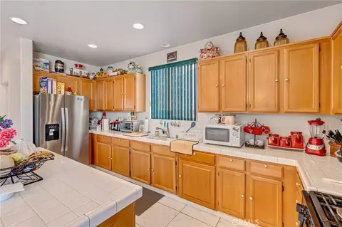 Kitchen - 11036 Windcrest Ct, Adelanto, CA 92301 photo 5 of 5
