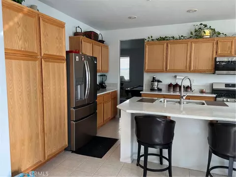 Kitchen - 7739 Centro Vis, Highland, CA 92346 photo 2 of 2