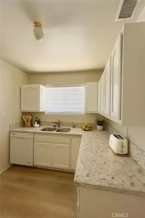 Kitchen - 10563 Las Lunitas, Tujunga, CA 91042 photo 2 of 5