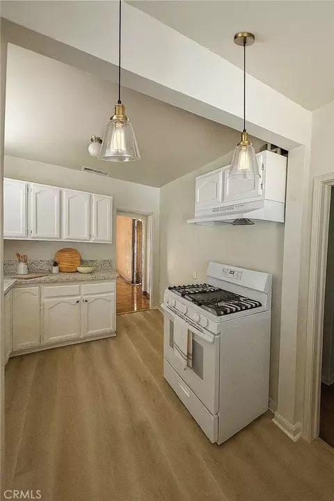 Kitchen - 10563 Las Lunitas, Tujunga, CA 91042 photo 3 of 5