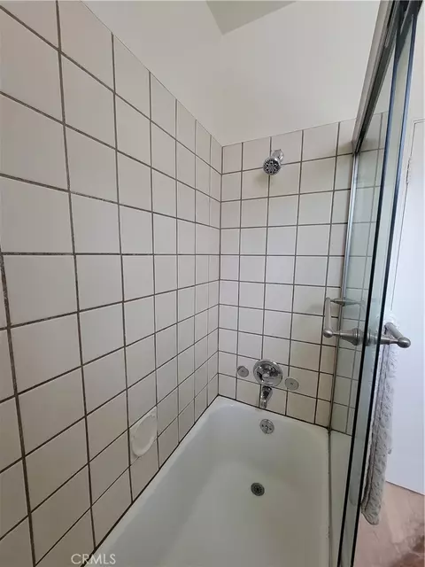 Bath - 10563 Las Lunitas, Tujunga, CA 91042 photo 2 of 2