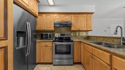 Kitchen - 15000 Downey Ave #135, Paramount, CA 90723 photo 1 of 2