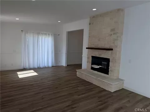Living - 1720 Elsinore Cir, Oxnard, CA 93035 photo 4 of 7