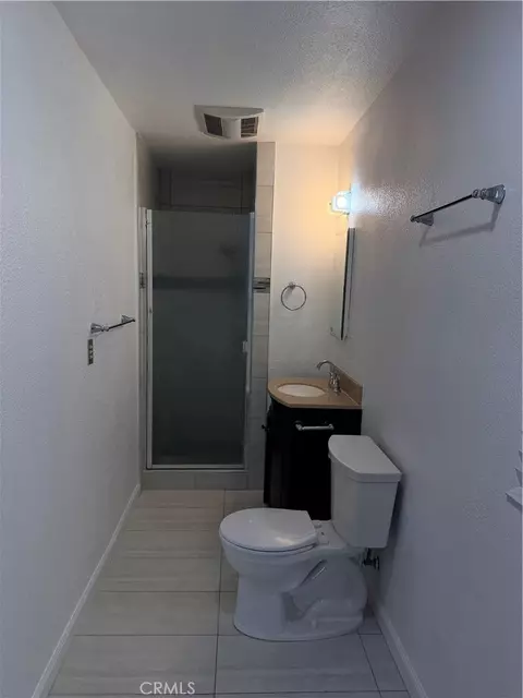 Bath - 1720 Elsinore Cir, Oxnard, CA 93035 photo 3 of 3