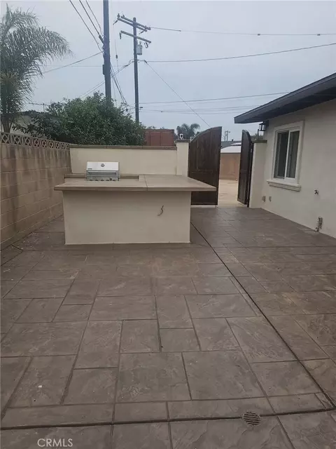 Exterior - 1720 Elsinore Cir, Oxnard, CA 93035 photo 9 of 11