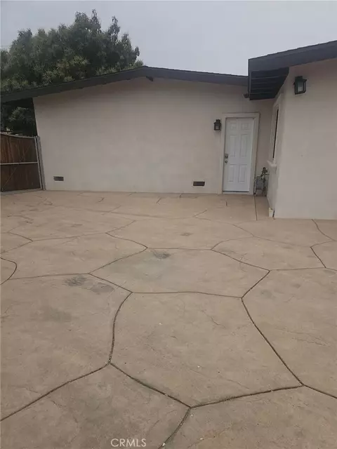 Exterior - 1720 Elsinore Cir, Oxnard, CA 93035 photo 10 of 11