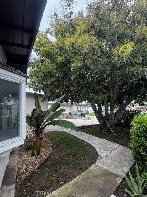 Exterior - 1720 Elsinore Cir, Oxnard, CA 93035 photo 3 of 11