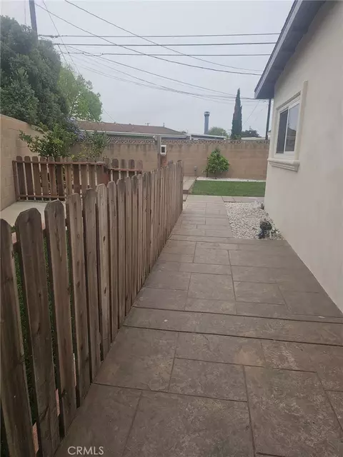 Exterior - 1720 Elsinore Cir, Oxnard, CA 93035 photo 8 of 11