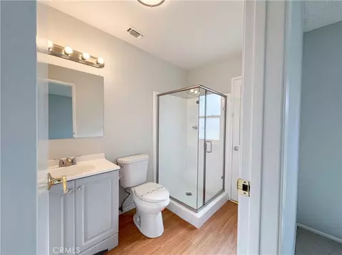 Bath - 2785 Bonita Dr, Highland, CA 92346 photo 2 of 2