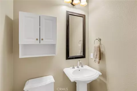 Bath - 7780 Solitude Ct, Riverside, CA 92506 photo 3 of 3
