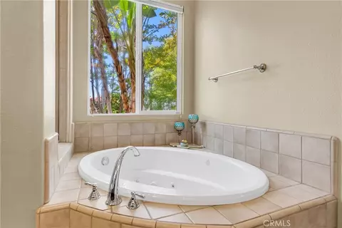 Bath - 7780 Solitude Ct, Riverside, CA 92506 photo 1 of 3
