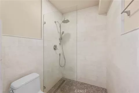 Bath - 5706 E Bryce Ave, Orange, CA 92867 photo 4 of 7