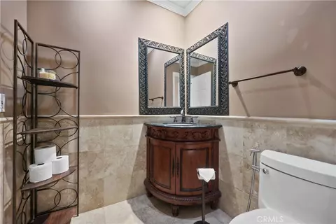 Bath - 5706 E Bryce Ave, Orange, CA 92867 photo 1 of 7