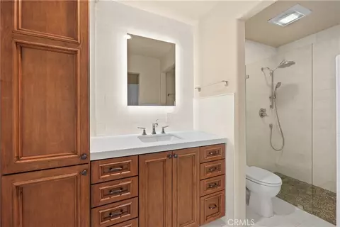 Bath - 5706 E Bryce Ave, Orange, CA 92867 photo 5 of 7