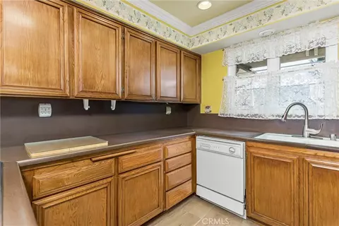 Kitchen - 775 Huston, Riverside, CA 92507 photo 2 of 4