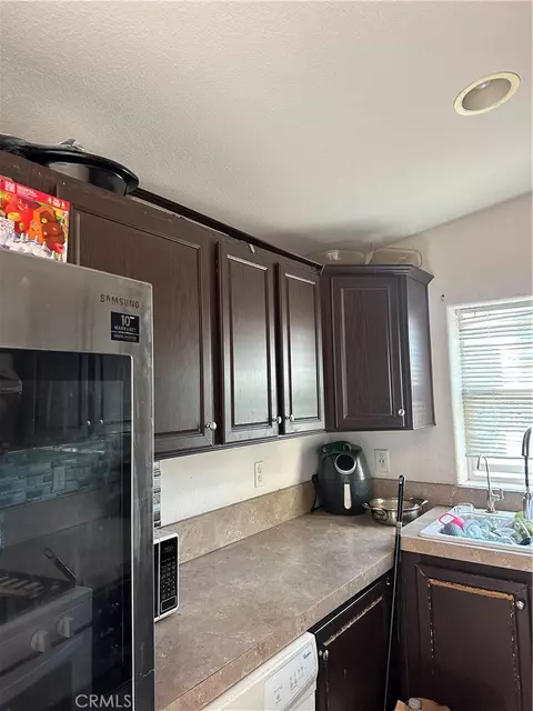 1247 E St, Corona, CA 92882 photo 6