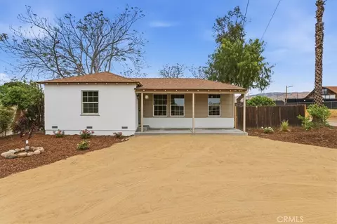 32568 Kentucky St, Yucaipa, CA 92399 photo 2