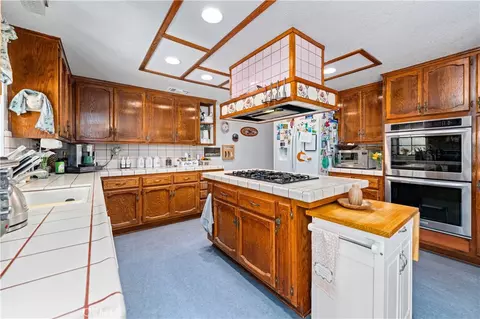 Kitchen - 16872 Iris, Riverside, CA 92504 photo 3 of 3