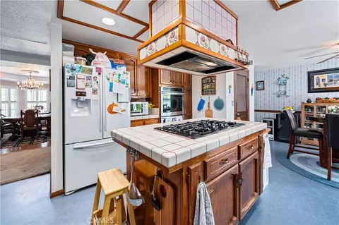Kitchen - 16872 Iris, Riverside, CA 92504 photo 2 of 3