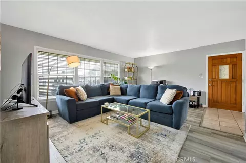 3310 W 77th St, Los Angeles, CA 90043