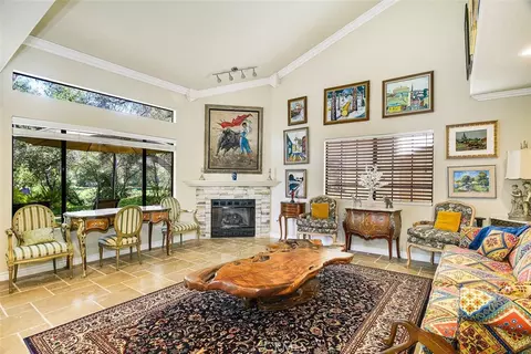 Living - 1718 Tecalote Dr #9, Fallbrook, CA 92028 photo 1 of 2