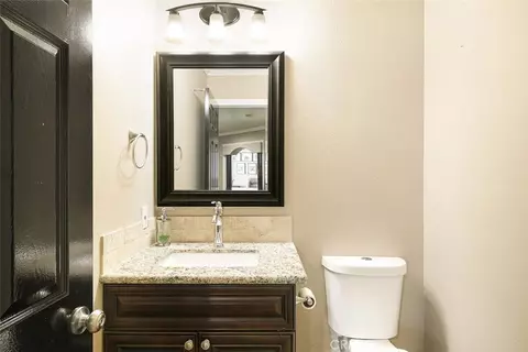 Bath - 1718 Tecalote Dr #9, Fallbrook, CA 92028 photo 1 of 4