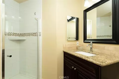 Bath - 1718 Tecalote Dr #9, Fallbrook, CA 92028 photo 4 of 4