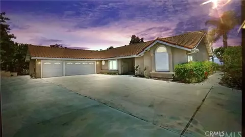 11056 Orchard View Ln, Riverside, CA 92503