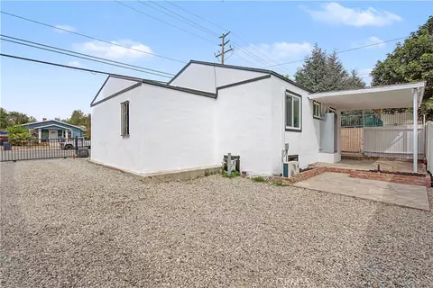 Exterior - 215 W Lugonia Ave, Redlands, CA 92374 photo 5 of 6