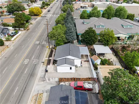 View/Area - 215 W Lugonia Ave, Redlands, CA 92374 photo 10 of 11