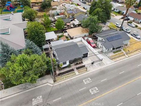 View/Area - 215 W Lugonia Ave, Redlands, CA 92374 photo 3 of 11