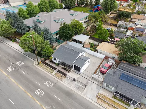 View/Area - 215 W Lugonia Ave, Redlands, CA 92374 photo 2 of 11