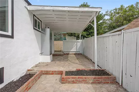 Exterior - 215 W Lugonia Ave, Redlands, CA 92374 photo 4 of 6