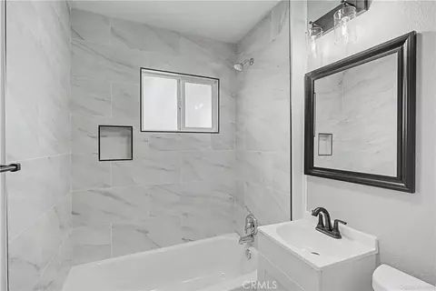 Bath - 215 W Lugonia Ave, Redlands, CA 92374 photo 1 of 1
