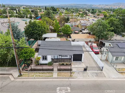 View/Area - 215 W Lugonia Ave, Redlands, CA 92374 photo 1 of 11