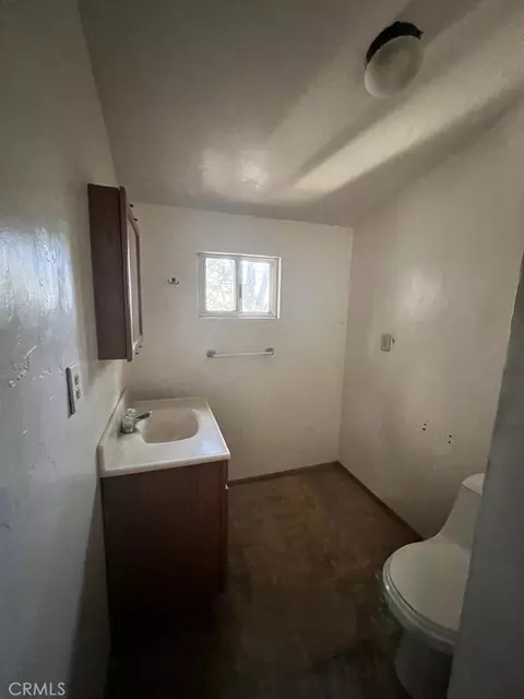 Bath - 24988 Crest Frst, Crestline, CA 92325 photo 1 of 2