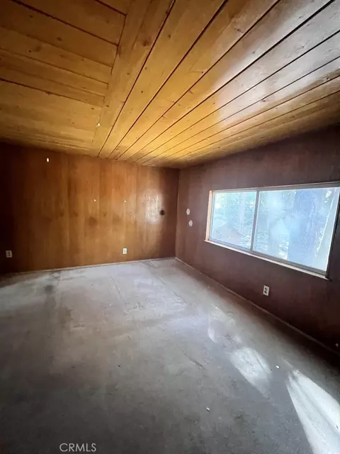 Bedroom - 24988 Crest Frst, Crestline, CA 92325 photo 3 of 4