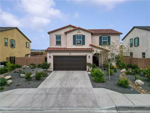 13857 Raven St, Victorville, CA 92392