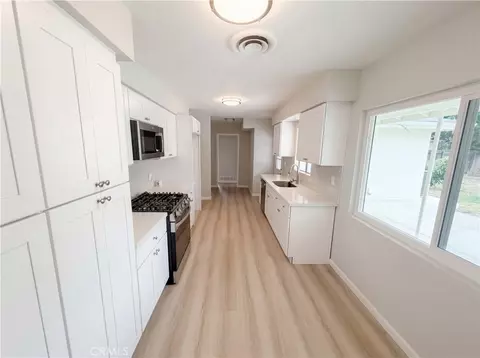 Entry Way - 5654 Tower Rd, Riverside, CA 92506 photo 1 of 3