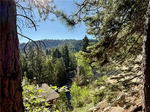 872 Sierra Vis #30, Twin Peaks, CA 92391