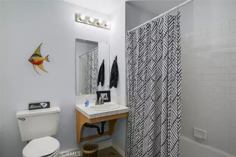 Bath - 1718 Tecalote Dr #26, Fallbrook, CA 92028 photo 1 of 4