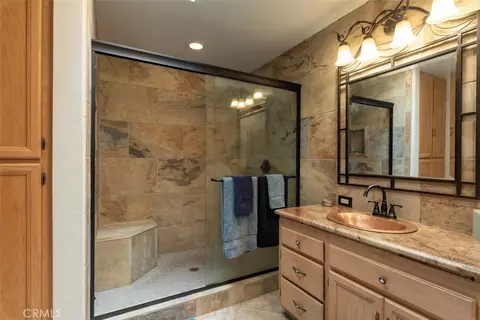 Bath - 1718 Tecalote Dr #26, Fallbrook, CA 92028 photo 2 of 4